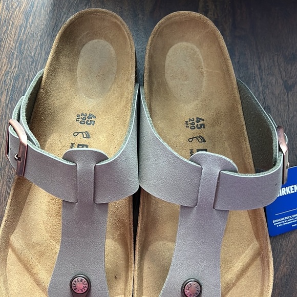 Sandals_&_Flip_Flops